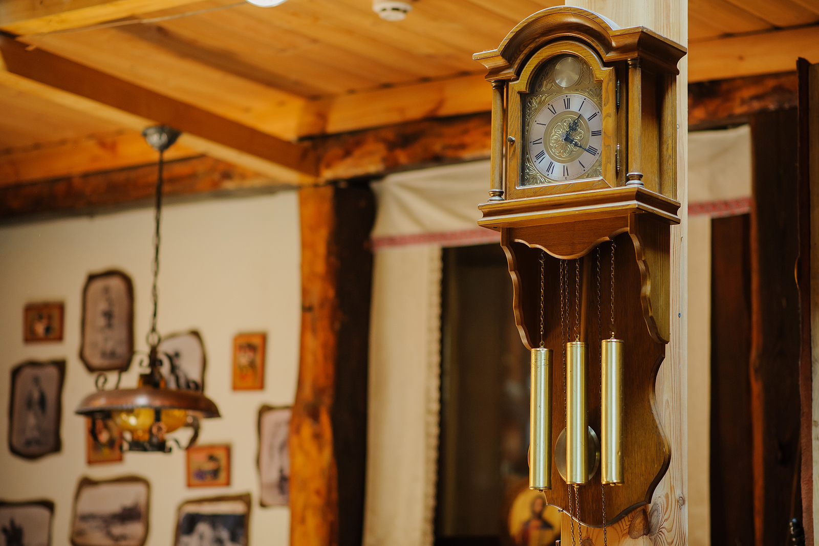 A Brief Guide on How to Collect Antique Clocks