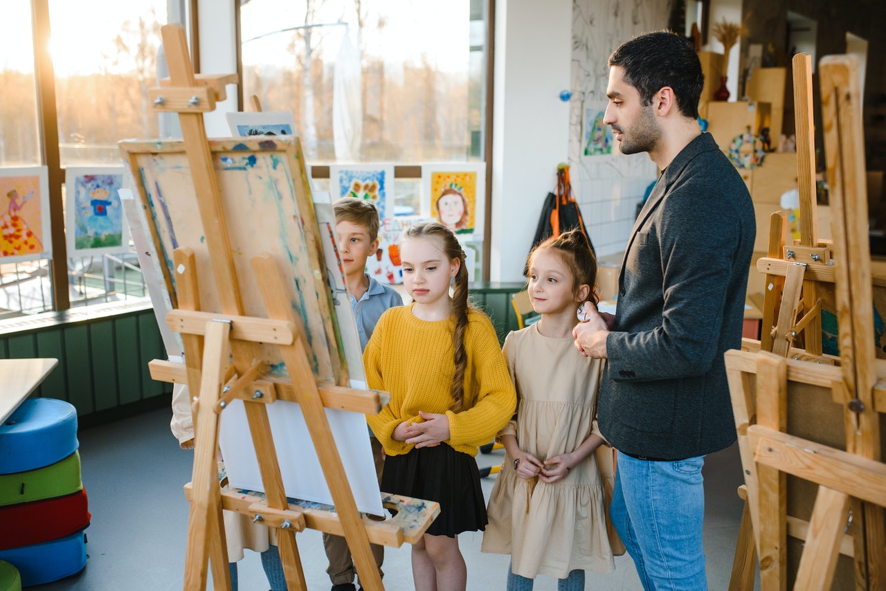 The Pros and Cons of Being an Art Teacher